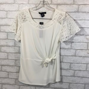 Adele & May knot lace top size small